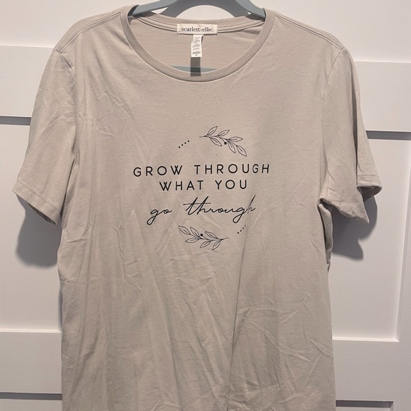 Graphic T “Grow through what you go through” In the softest material. Size Xl - Picture 1 of 4